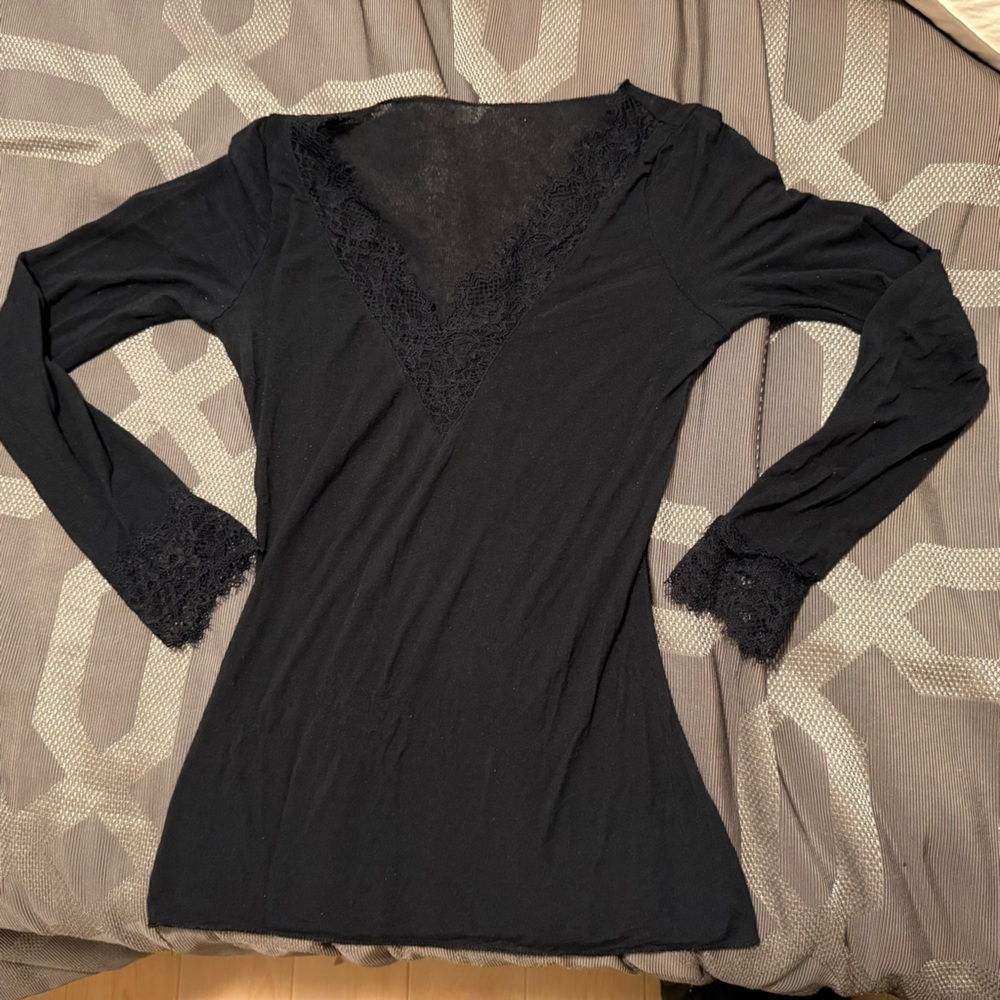 Intimissimi Black v-neck lace trim top